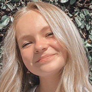 Pressley Hosbach, 19 (Dancer)