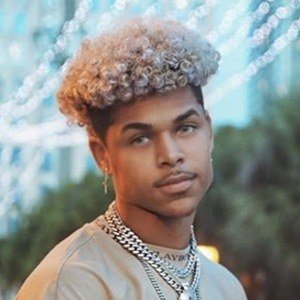 Prettyboiballo, 24 (TikTok明星)