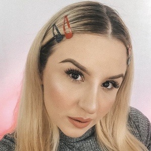 Priscila Barbosa, 35 (YouTube Star)