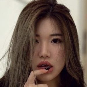 Pui Yi, 27 (Instagram Star)
