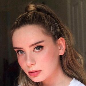 Queen Astraea image 11