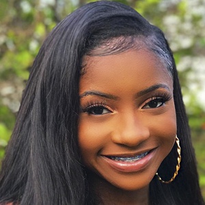 Queensarast, 27 (TikTok Star)