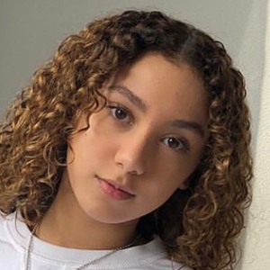 Queen_yy, 21 (TikTok Star)