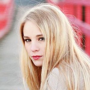 Rachael Burgess, 33 (Blogger)