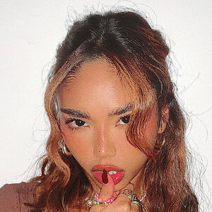 Rachel Tee Tyler, 36 (Blogger)