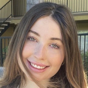 Rachel Velasco, 26 (Instagram明星)