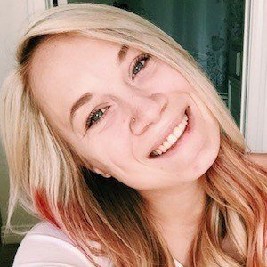 Rachelle Swannie, 30 (YouTube Star)