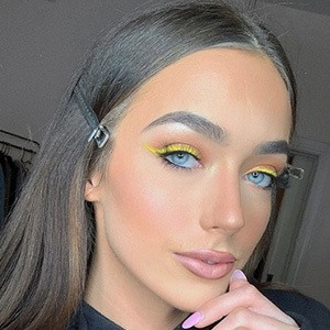 Raelynn Cantrall, 28 (Instagram Star)