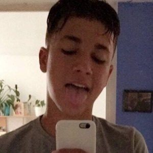 Rafael Caplan, 23 (Estrella de TikTok)