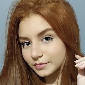 Raissa Queiroz, 20 (Instagram Star)