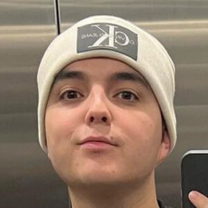 Rakyz, 26 (Twitch Star)