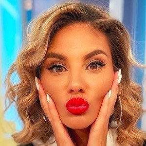 Ramona Nicoleta Olaru, 36 (电视节目主持人)