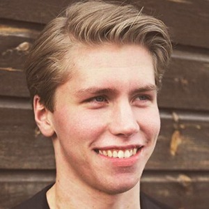 Randulle, 27 (YouTube Star)