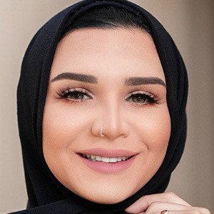 Raneem Essam, 31 (化妆师)