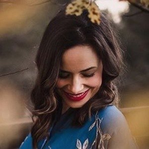 Raquel Dorothys Red Shoes, 43 (Blogger)