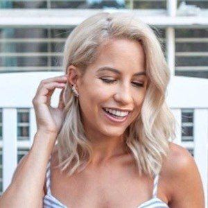 Ravayna Coe, 40 (Blogger)