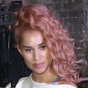 RAYE image 4