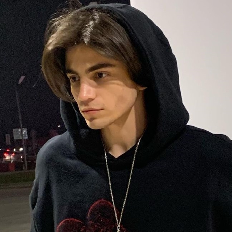 Razi Monroe, 19 (TikTok明星)