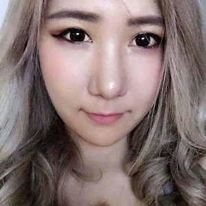 Rebecca Cho, 32 (Twitch之星)