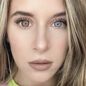 Rebekka Blue, 32 (TikTok Star)