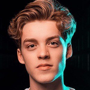 Reece Bibby, 27 (流行歌手)