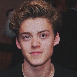 Reece Bibby, 27 (流行歌手)