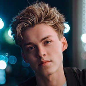 Reece Bibby, 27 (流行歌手)