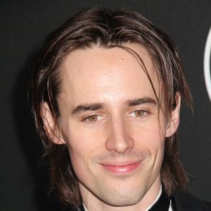 Reeve Carney, 42 (舞台演员)
