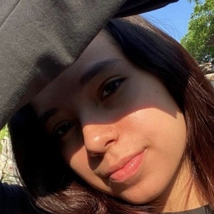 Regina Benavides, 20 (TikTok Star)