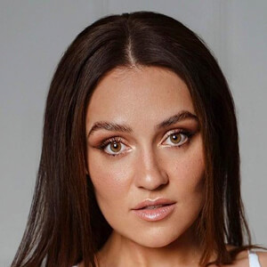 Regina Hixt, 36 (YouTube Star)