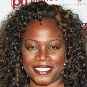 Regina Taylor, 65 (电视女演员)