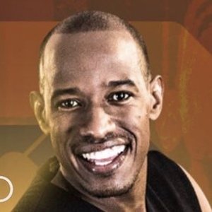 Régis Figueiredo, 42 (世界音乐歌手)