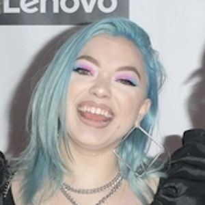Rena Lovelis, 27 (Bassist)