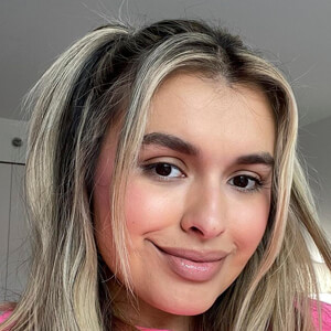 Renata D’Agrella Kenen, 28 (TikTok Star)