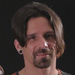 René Velazco, 42 (流行歌手)