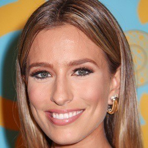 Renee Bargh, 39 (Presentadore de Programas de TV)