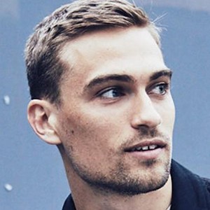 Rhys Lewis, 32 (Cantante soul)