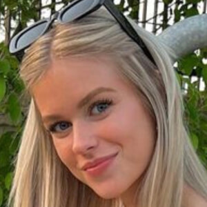 Ria Grace, 22 (TikTok明星)