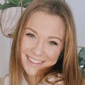 Riannakish, 22 (TikTok Star)