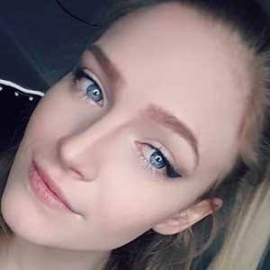 RichtigRonja, 27 (Star di YouTube)