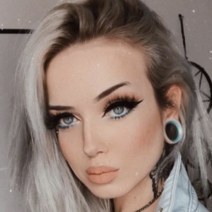 Riley Alessandra, 30 (Star d'Instagram)