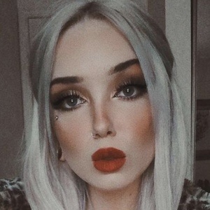 Riley Alessandra, 30 (Instagram Star)