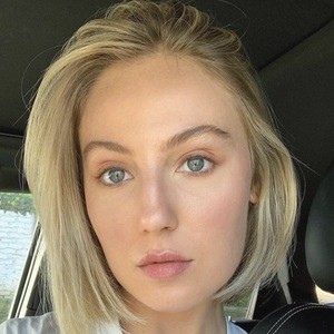 Riley Beek, 30 (Instagram Star)