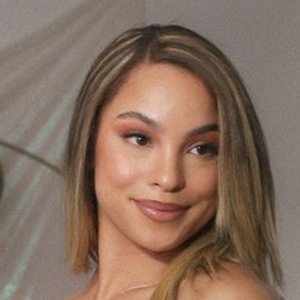 Riley Simpson, 25 (YouTube Star)