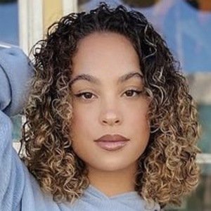 Riley Simpson image 6