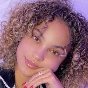 Riley Simpson image 8