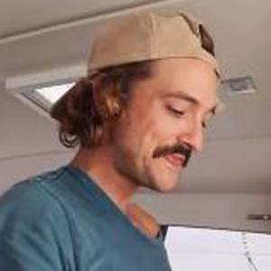 Riley Whitelum, 41 (YouTube明星)