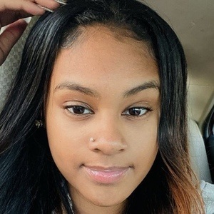 Riritheofficial, 23 (Instagram Star)