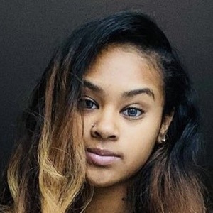 Riritheofficial, 23 (Instagram Star)