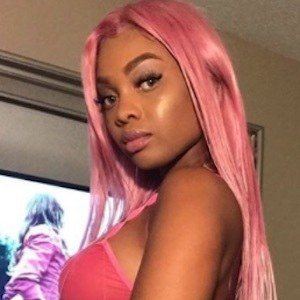 Rissa Toocute, 32 (Instagram Star)